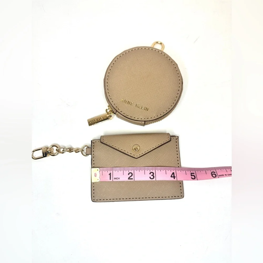 ANNE KLEIN 2 Piece Set Round Coin Purse & Card Holder in Tan With Gold Accents